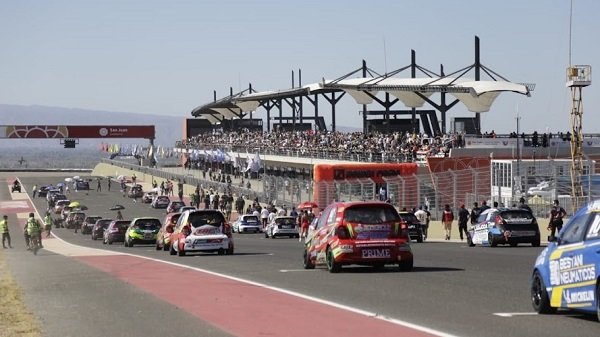 Buen domingo del TN y Turismo Carretera 2000 en el Circuito San Juan Villicum